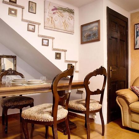 Casa Flora Apartment Порто Черезио Екстериор снимка